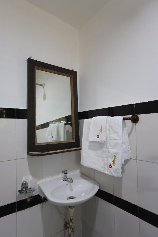 Hotel Deendayal Korba Экстерьер фото