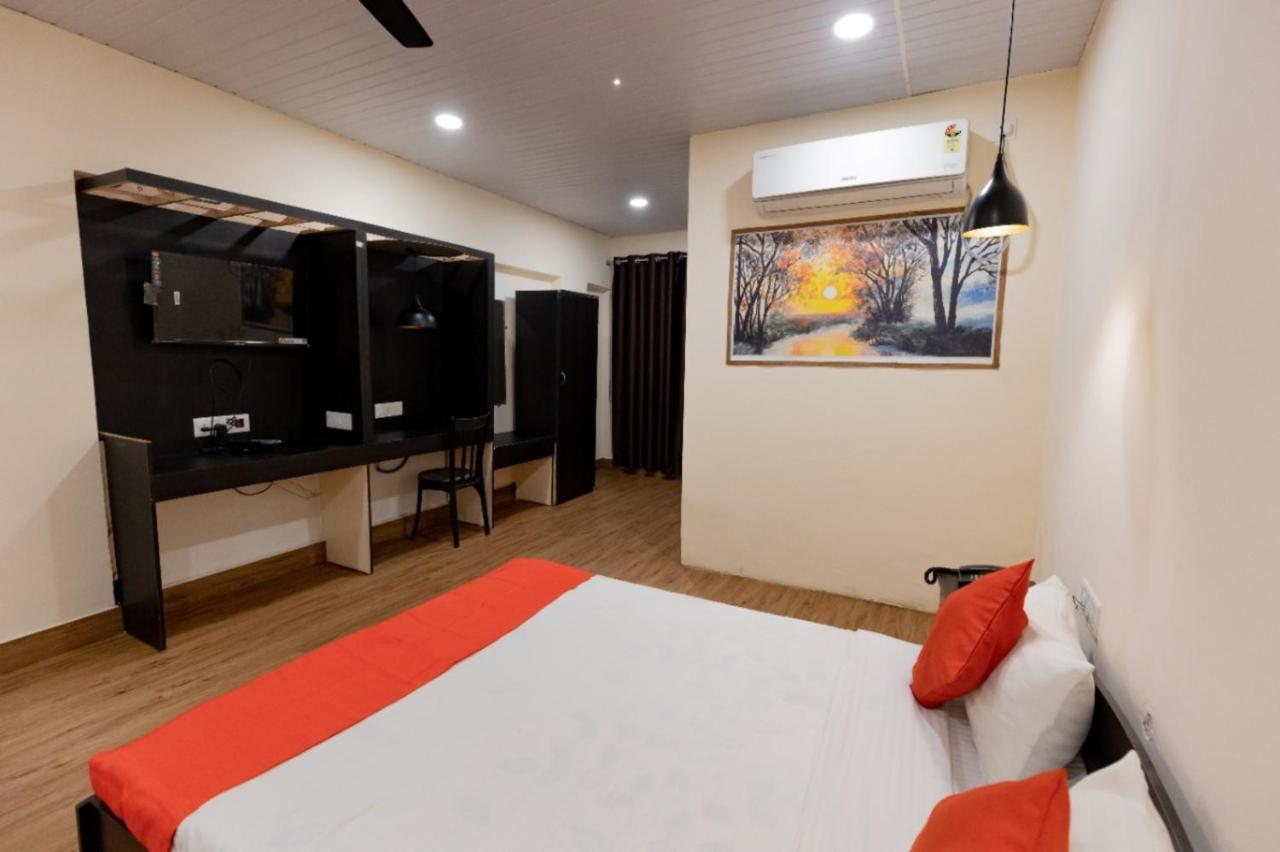 Hotel Deendayal Korba Экстерьер фото