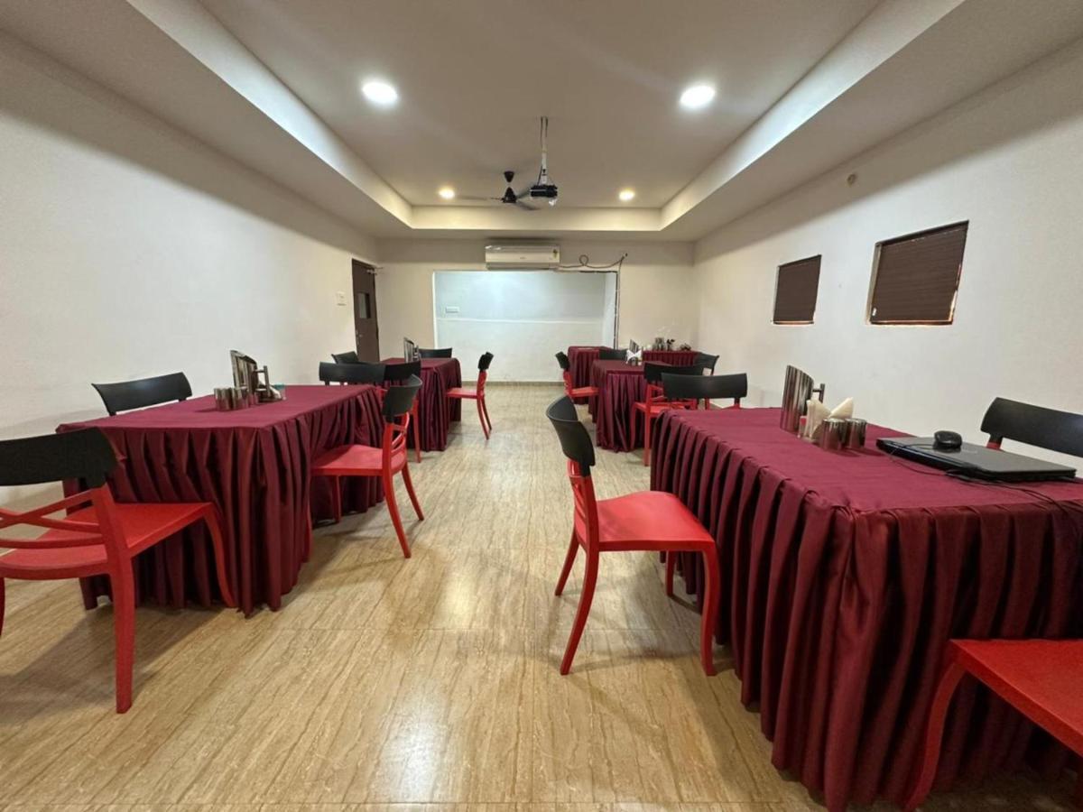 Hotel Deendayal Korba Экстерьер фото